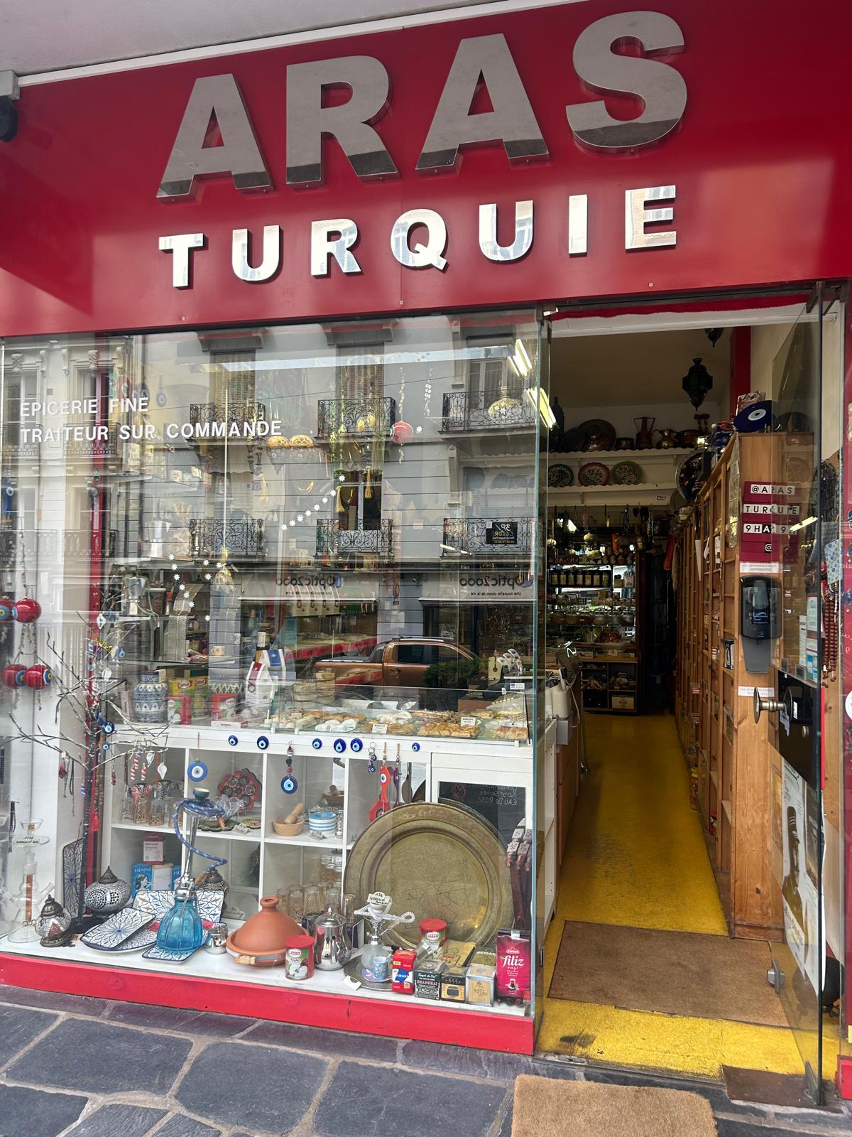 La façade d'Aras Turquie, rue Jules Simon
